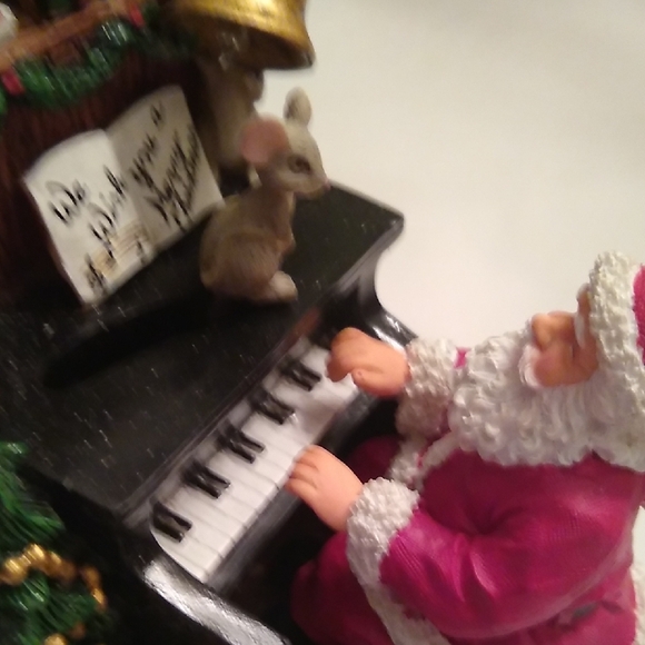 Santa Claus Music Box - Picture 7 of 10